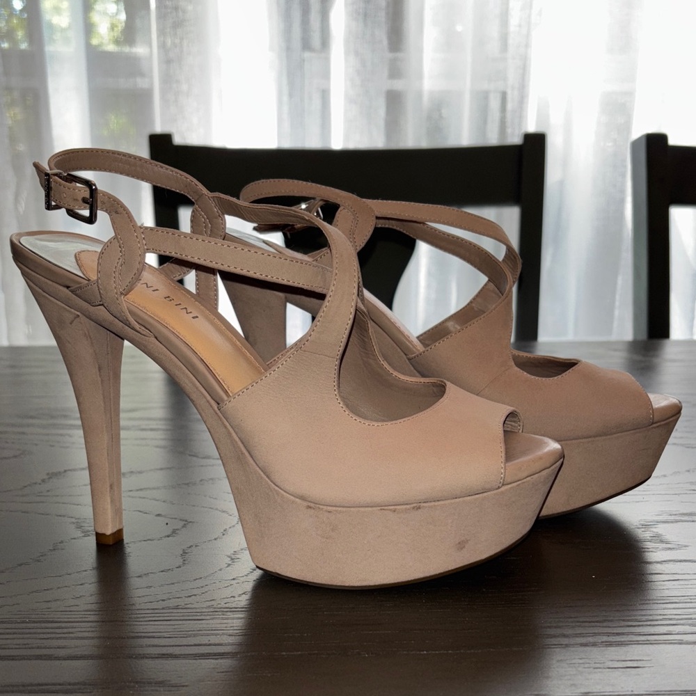 Gianni Bini Platform Heels